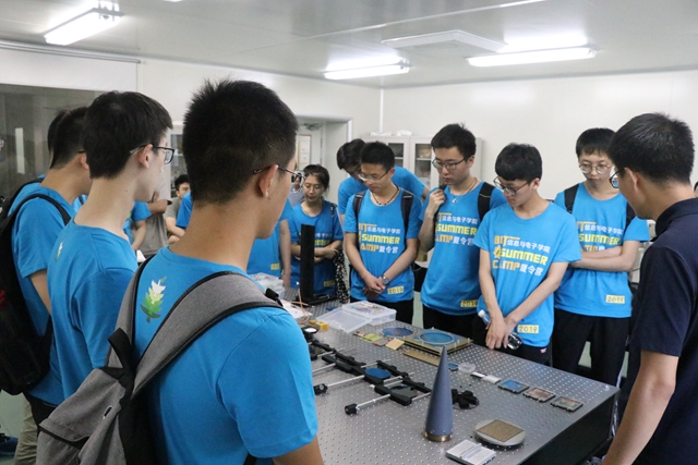 老哥俱乐部-老哥必备的交流社区