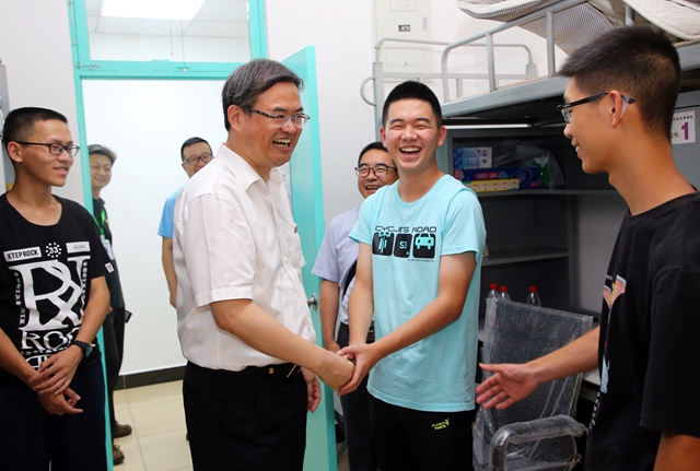 老哥俱乐部-老哥必备的交流社区