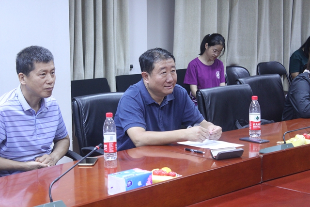 老哥俱乐部-老哥必备的交流社区