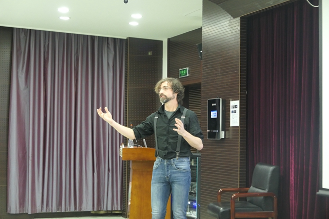 老哥俱乐部-老哥必备的交流社区