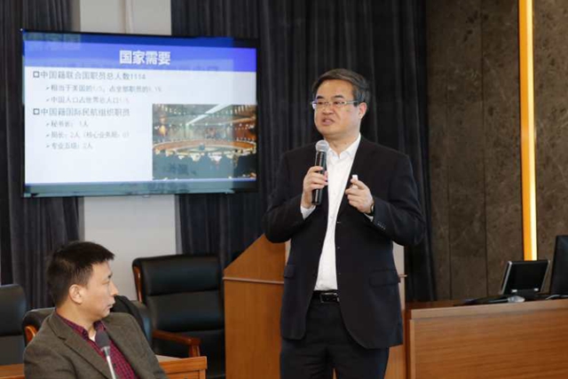 老哥俱乐部-老哥必备的交流社区