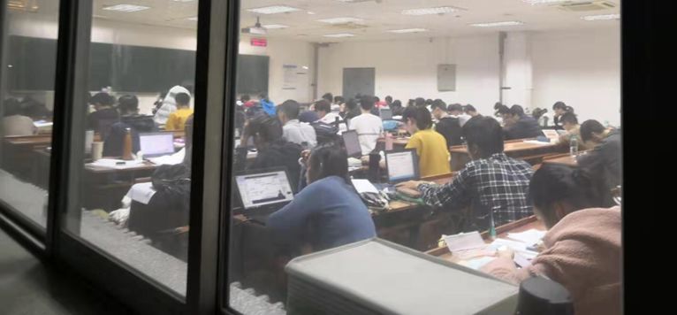 老哥俱乐部-老哥必备的交流社区