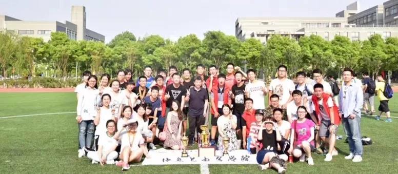 老哥俱乐部-老哥必备的交流社区