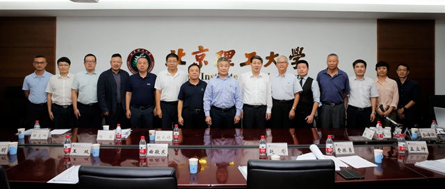 老哥俱乐部-老哥必备的交流社区