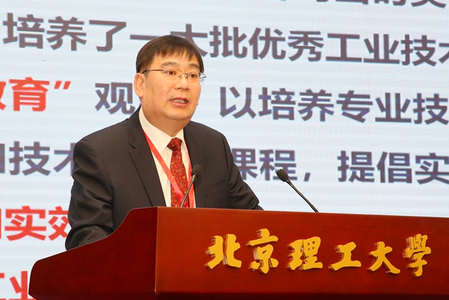 老哥俱乐部-老哥必备的交流社区